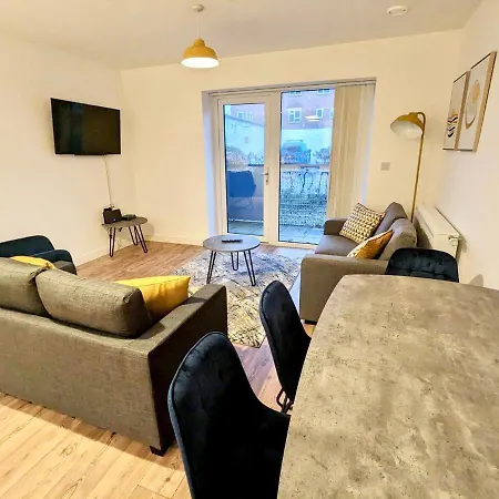 Spacious 2 Bed Ground Floor Apartment, Free Parking, Close To Historic Dockyard & Gunwharf Quays Portsmouth Exterior photo